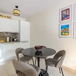 Spacious A C 1br 4p - With Pool