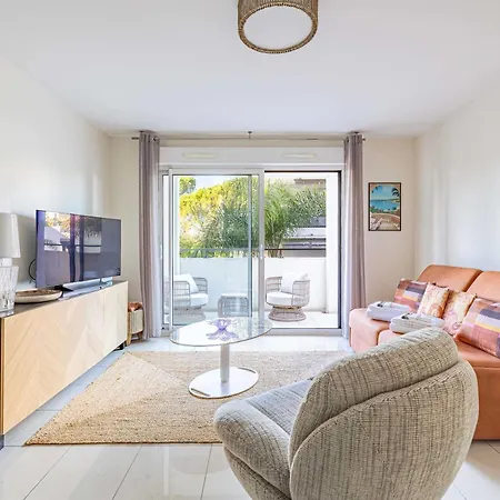 Spacious A C 1br 4p - With Pool Cannes