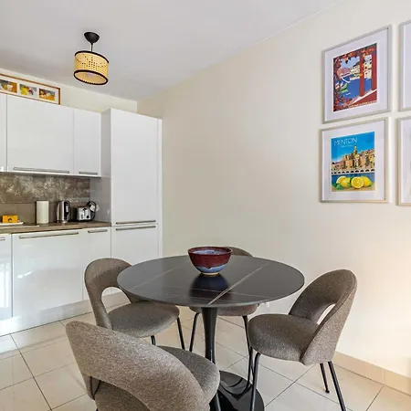 Spacious A C 1br 4p - With Pool